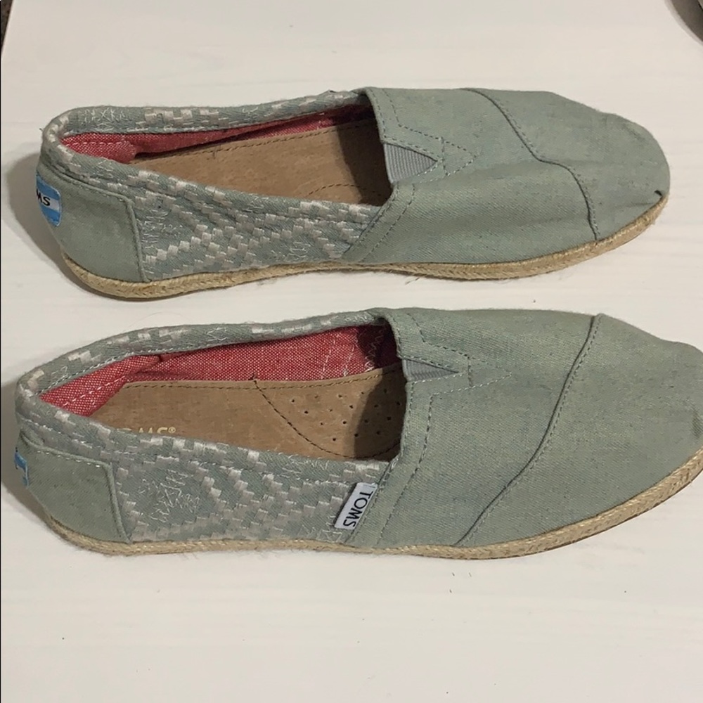 Toms